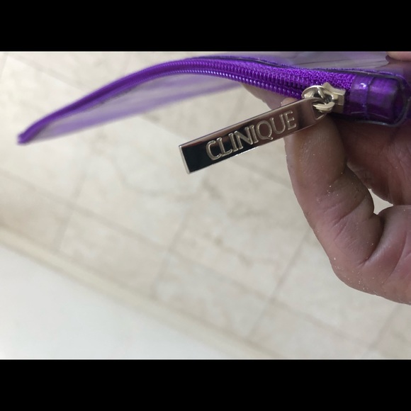 CLINIQUE EXTRA LARGE COSMETICS BAG - Picture 2 of 3